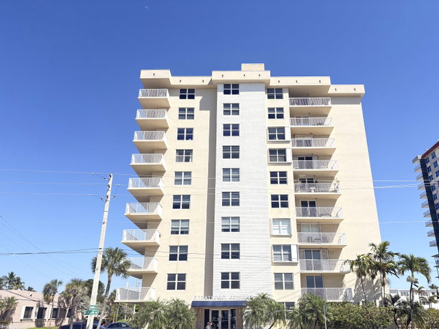 Stratford Towers Condo photo 2